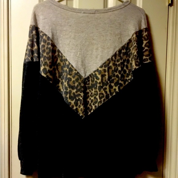 Women’s Top First Love By Lovelyn Size Small Long Sleeve - Picture 4 of 5